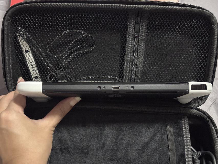 Nintendo switch. 6