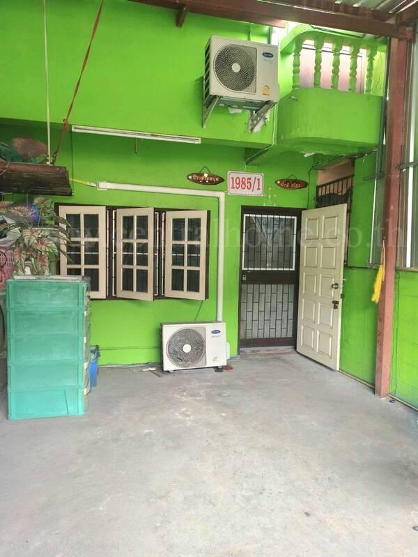 ทาวน์เฮ้าส์ ซอยสุขุมวิท 80 ใกล้ BTS สำโรง ขายพร้อมผู้เช่า ราคาถูก  2