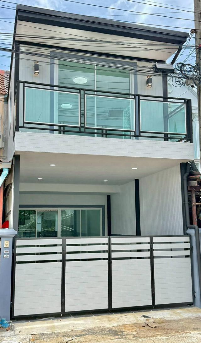 บ้านซอยบางศรีเมือง ทำเลดีใกล้แยกนครอินทร์พระราม5 ทาวน์เฮาส์ 2 ชั้น ตกแต่งใหม่มีระเบียงด้านหน้า  ทำเลดีใกล้แยกนครอินทร์พระราม5 19