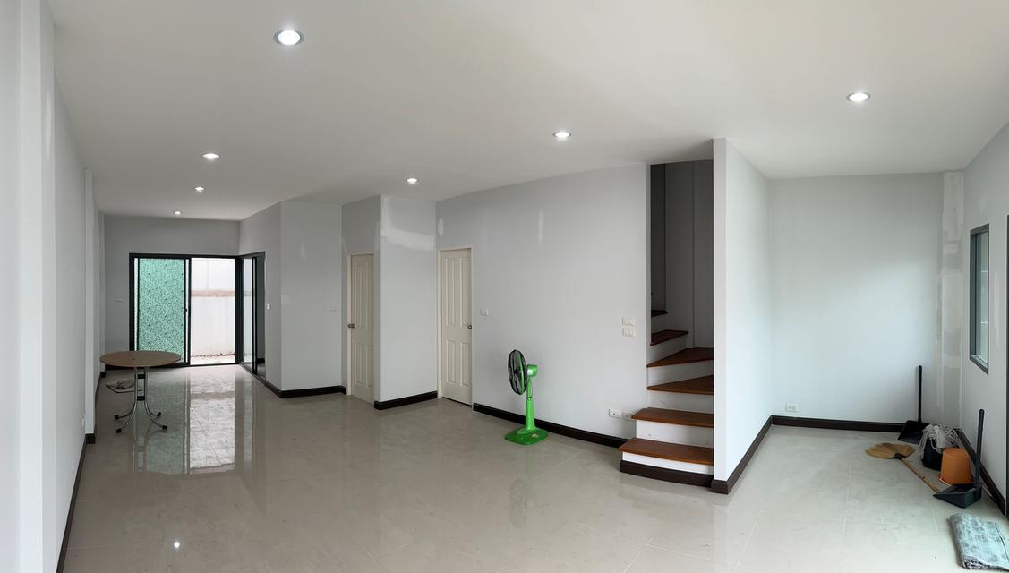 ขายด่วน! ทาวน์โฮม 2 ชั้น โครงการ Living Residence รังสิต-ราชพฤกษ์ ติดถนนใหญ่ ใกล้รถไฟฟ้าสายสีแดง 5 นาที 2