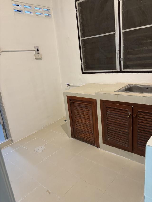 U1392 ให้เช่าอาคารพาณิชย์ 3 ชั้น ถนนเสรีไทย บ้านเปล่า ทำเลดีเดินทางสะดวกเข้าออกได้หลายทาง 9