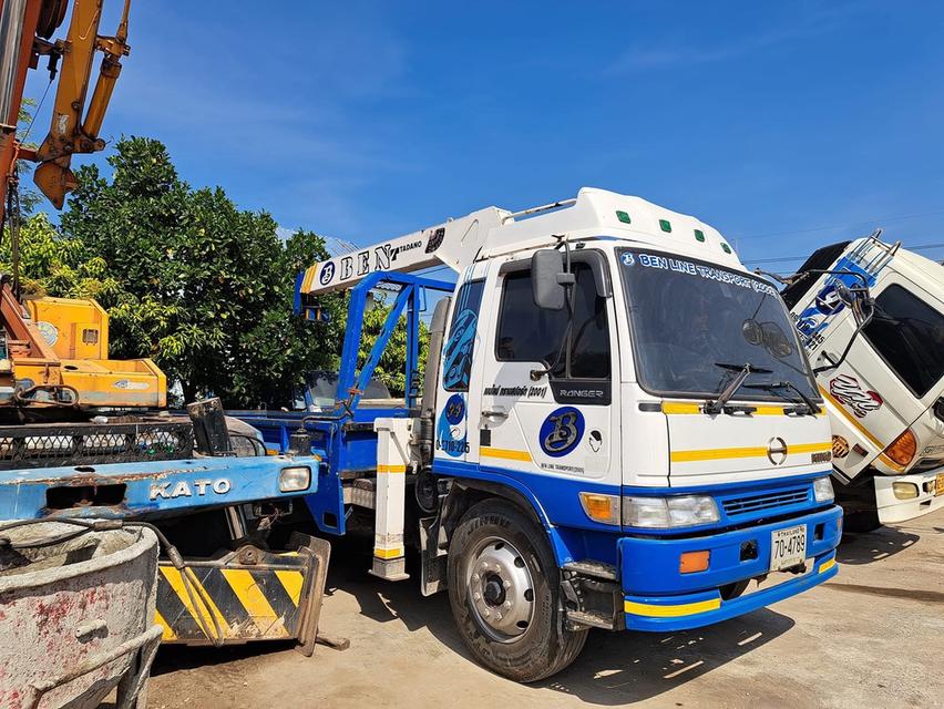 Hino รถบรรทุกติดเครน 5 ตัน ปี 2002