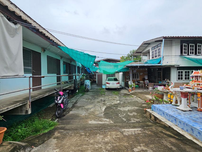 🏡 ขายด่วน❗️ที่ดินแปลงมุมติดถนนซอย พร้อมบ้านครึ่งปูนครึ่งไม้ และห้องเช่า 8 ห้อง ซอยรามอินทรา 47 9