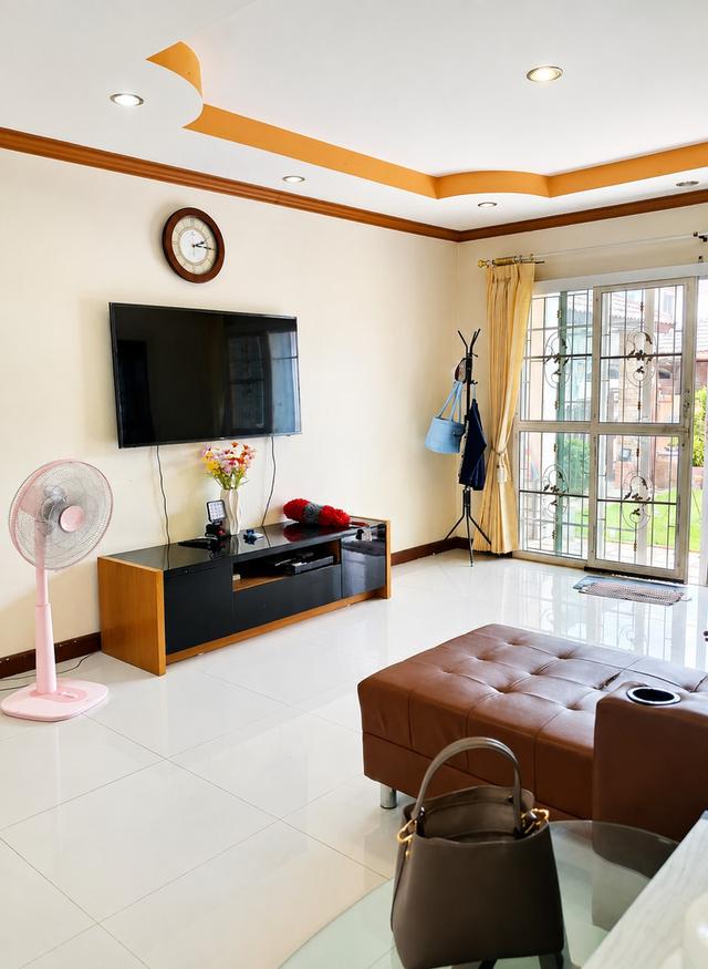 ขายบ้านเดี่ยว 75 ตรว. ม.ภัสสร4 ติดถนนรังสิตนครนายก 4ห้องนอน+ห้องทำงานอีก1ห้อง หน้าบ้านทิศเหนือ  เจ้าของขายเอง คุยกันได้ 9