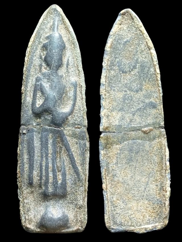 พระร่วงเถรกวาดลานเนื้อชินเขียว สุโขทัย สนิมไขปานดำครบสูตรเก่าถึงยุค สภาพสุดคลาสสิค