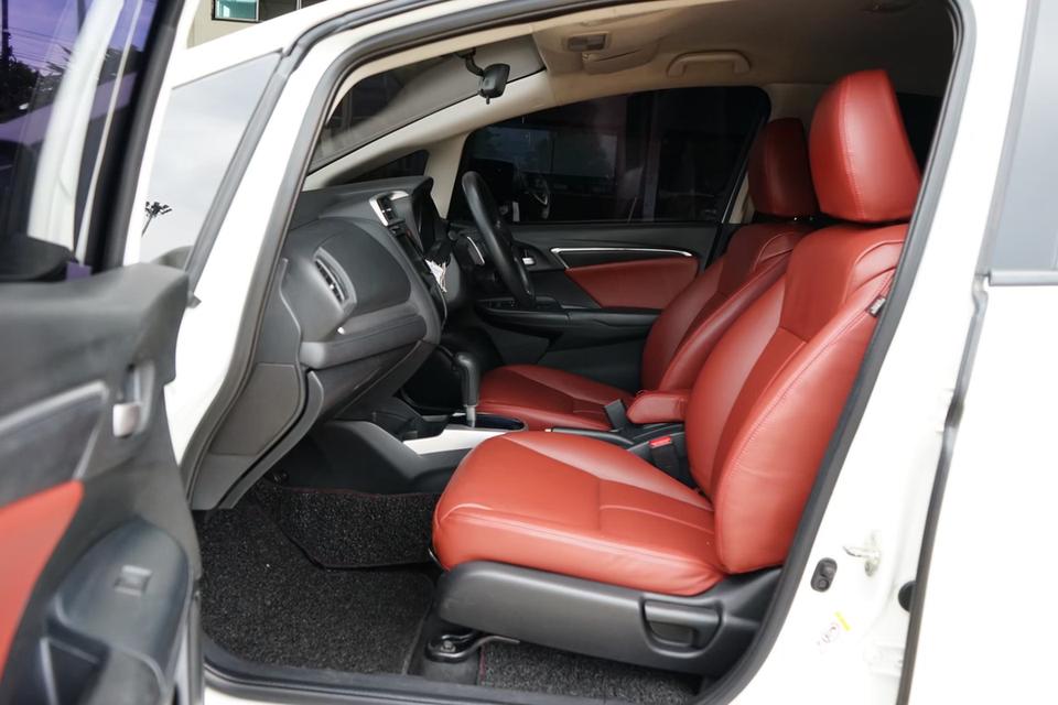 2014 HONDA JAZZ 1.5SV+ 8