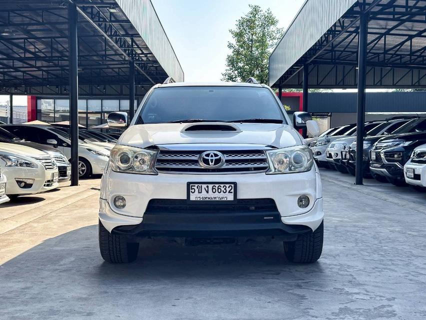 ขายรถ Toyota Fortuner 3.0 TRD Sportivo 4WD ปี 2010 สี ขาว เกียร์ออโต้ รูปย่อยที่ 2