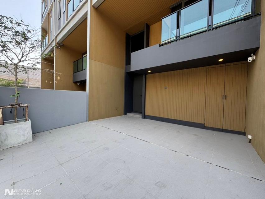 69100586 : ให้เช่าทาวน์โฮม luxury 3 ชั้น หน้ากว้าง 6 เมตร Built-in ทั้งหลัง ขนาด 20.5 ตารางวา หมู่บ้านพาทิโอ วัชรพล-รามอินทรา บางเขน น้ำไม่ท่วม 4