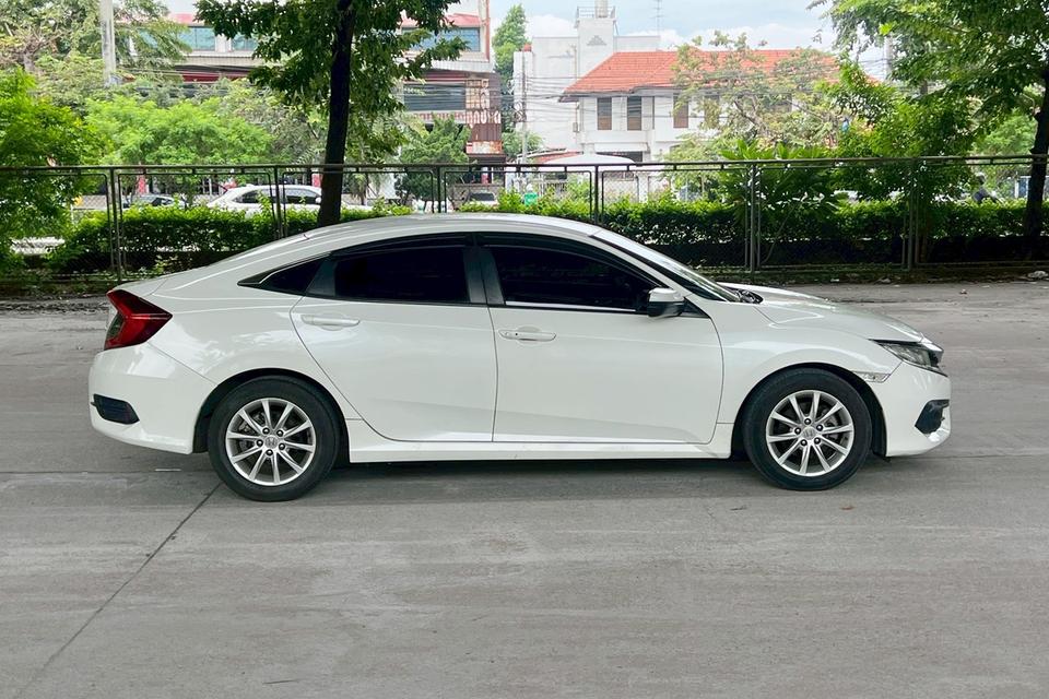 ขายด่วน! Honda CIVIC FC 1.8 E AT ปี 2017 รถสวยมือเดียว สภาพดี พร้อมขับทันที!