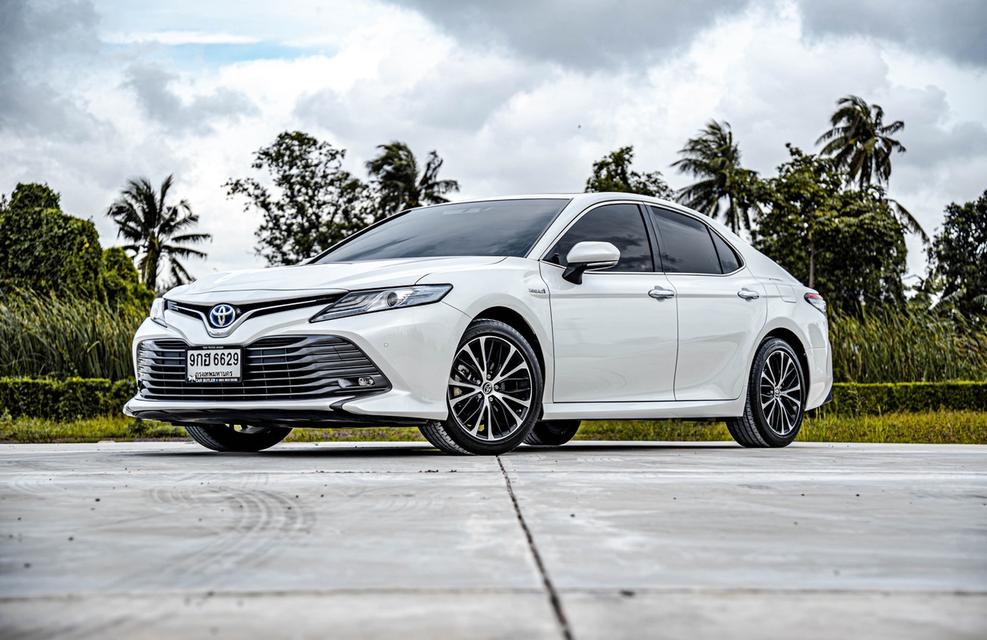Toyota CAMRY 2.5 Hybrid AT 2020ไมล์ 56,xxx km. !!! ราคา 839,000 บาท