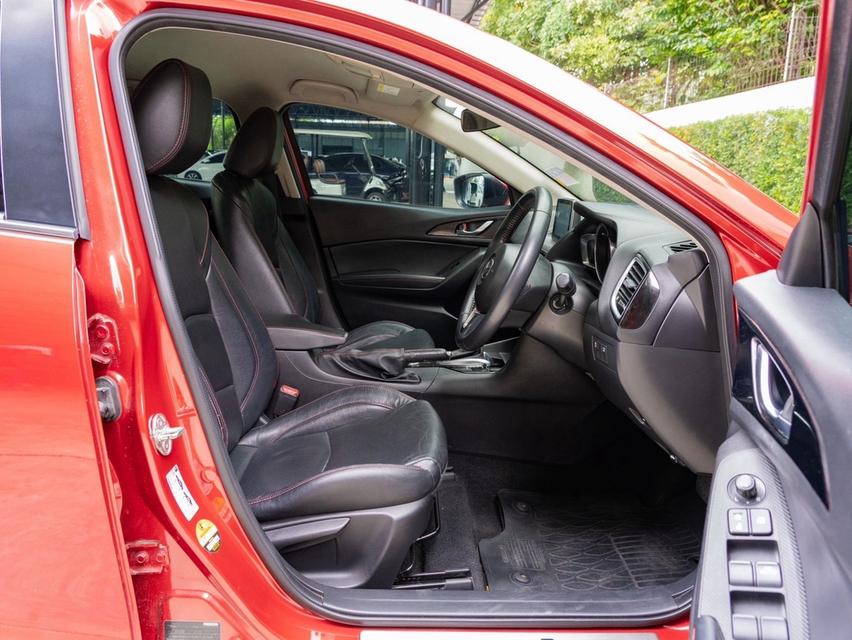 MAZDA 3 2.0 S ปี 2016 (จดปี 2017)มือสอง รูปที่ 8