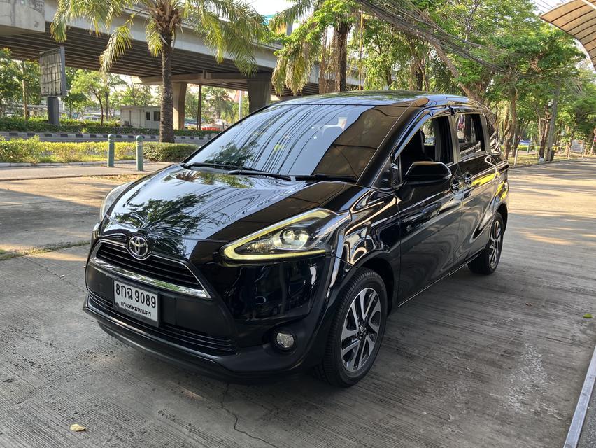 TOYOTA SIENTA 1.5 V 90000km