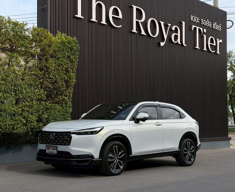 Honda HR-V eHEV RS Top 2025 สีขาวซันไลท์ มือเดียวสภาพป้ายแดง เข้าศูนย์ทุกระยะ สีเดิมทั้งคัน