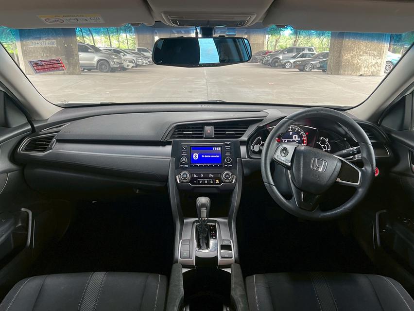 ขายด่วน! Honda CIVIC FC 1.8 E AT ปี 2017 รถสวยมือเดียว สภาพดี พร้อมขับทันที! 10