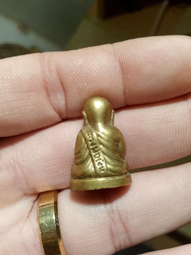 หลวงพ่อเงินพระของพ่อให้มา