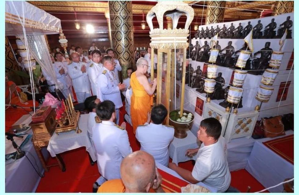 เปิดบูชา พระนเรศวรมหาราช หน้าตัก 9นิ้ว เนื้อทองเหลืองรมดำ องค์ใหญ่ ปี 2552 ปลุกเสกพิธีใหญ่ จัดสร้างโดย ม.นเรศวร จังหวัดพิษณุโลก รูปหล่อองค์สมเด็จพระน 6