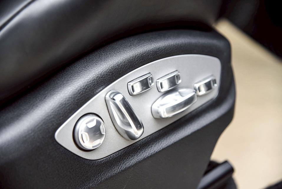 รหัสรถ CBL6188 Porsche CAYENNE 3.0 S Hybrid 4WD AT 2011 รูปที่ 20