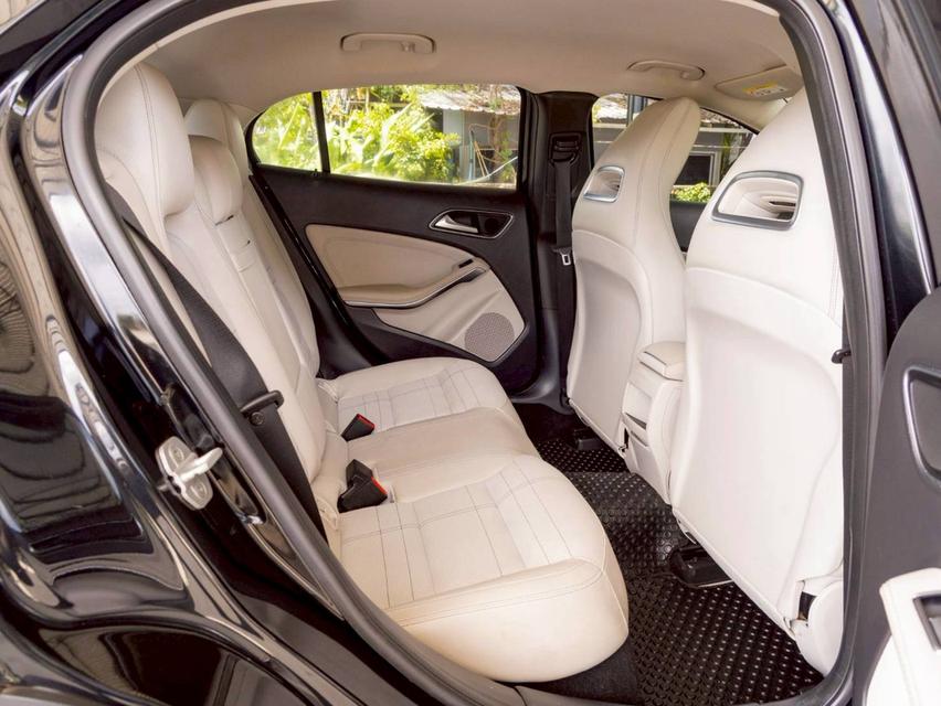 MERCEDES BENZ GLA200 1.6 Urban ปี จด 2015 15