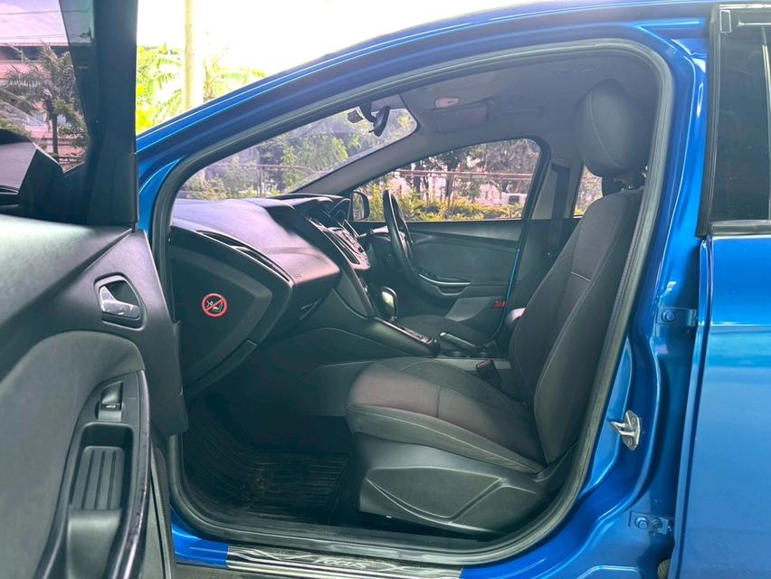 ขายรถ Ford Focus 1.6 Hatchback ปี 2013 สีน้ำเงิน เกียร์ออโต้ 11