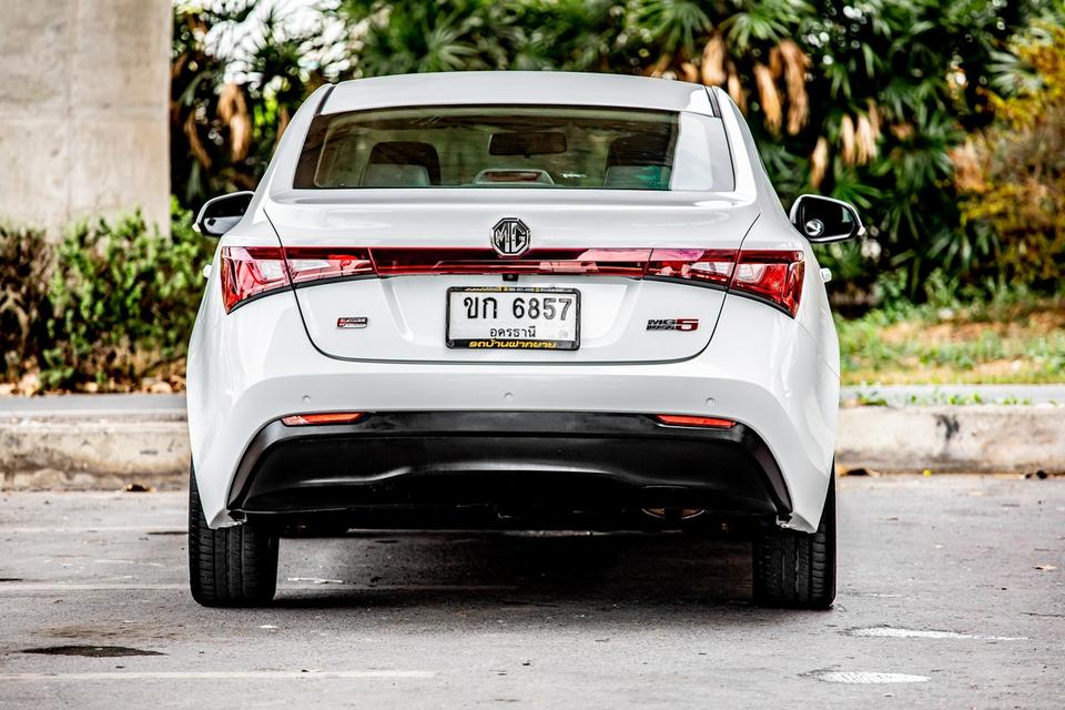 MG5 1.5  Sunroof TURBO ปี 2018 สีขาว เกียร์ Auto  6