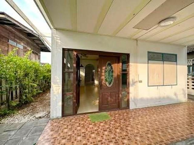 ตลาดอุดมสุข 300 ม รร.นานาชาติเบิร์คลีย์ 1.8 กม. 3 นอน 2 น้ำ . ทางด่วนสุขุมวิท60-68 BTSอุดมสุข 500ม. ให้เช่าบ้านเดี่ยว 2  5