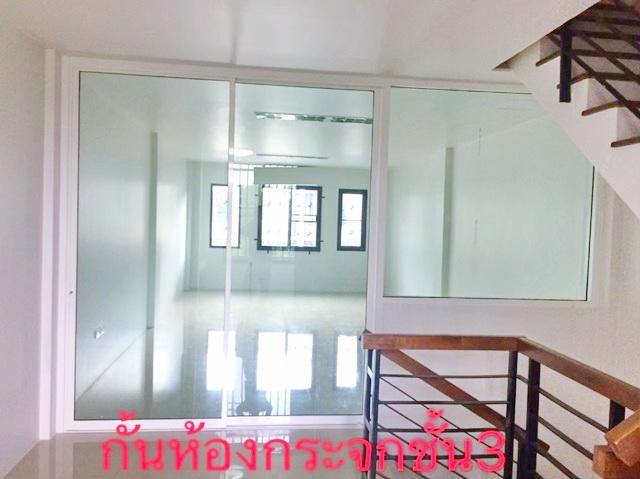 ทำเลถนนใหญ่ ให้เช่าอาคารพาณิชย์ 4ชั้น หทัยราษฏร์ รามอินทรา 105-111 พระยาสุเรนทร์ MRTนพรัตน์ 2.4 กม. ใกล้รถไฟฟ้าสายสีชมพู 5