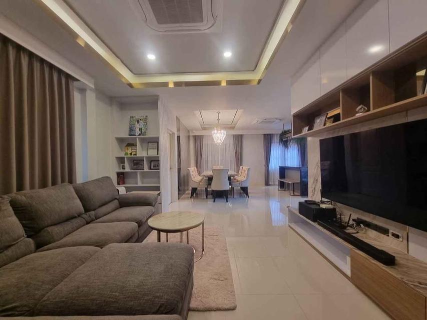 บ้านเดี่ยวเช่า 4ห้องนอน 5ห้องน้ำ พื้นที่ใช้สอย 252 ตรม.โครงการ Centro วิภาวดี ดอนเมือง