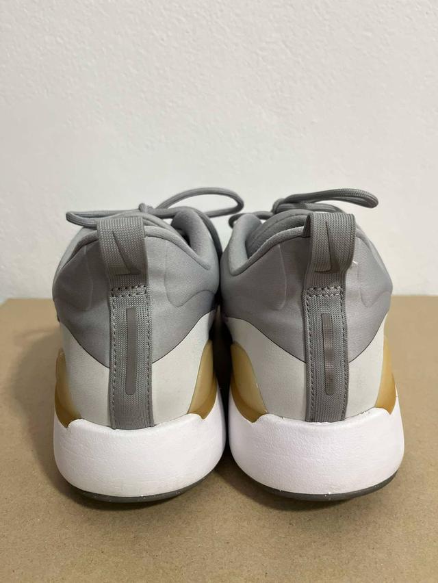 รองเท้า NIKE 6