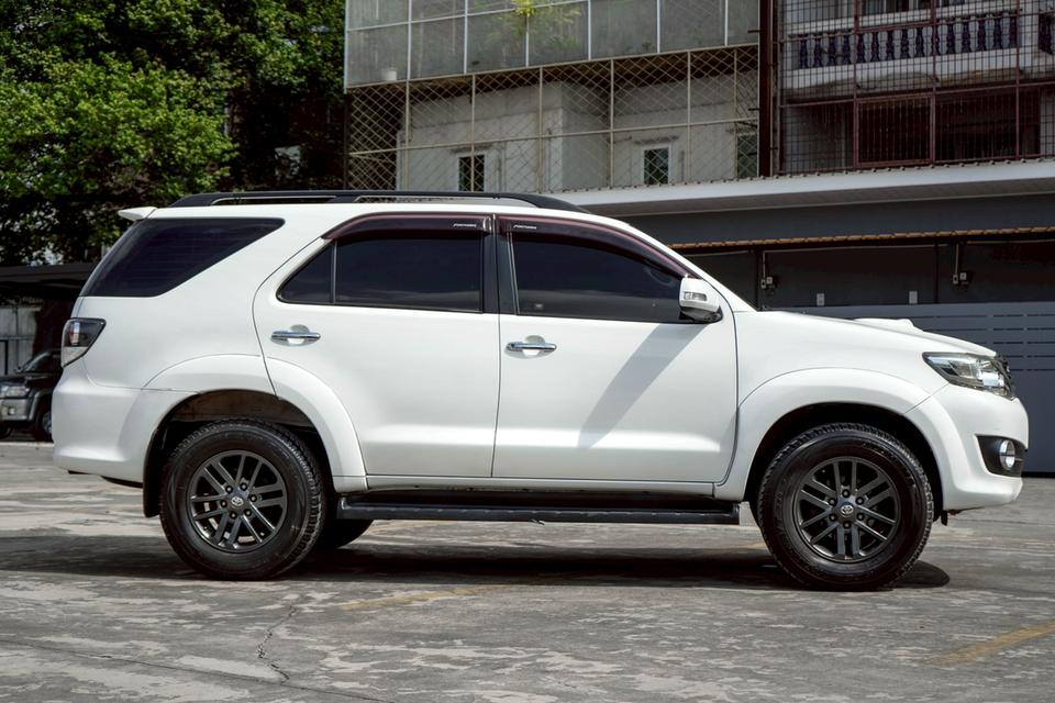 รหัสรถ CBL6651 TOYOTA FORTUNER 2.5 V AT 2015