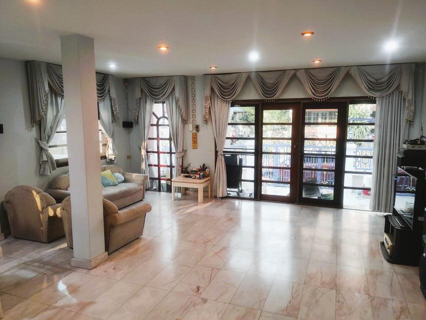 ทาวน์เฮ้าหมู่บ้านบุษราคัมริมน้ำ 1