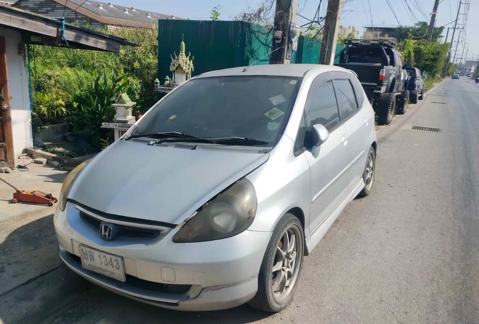 รถ Honda Jazz ปี 2004 มือสอง