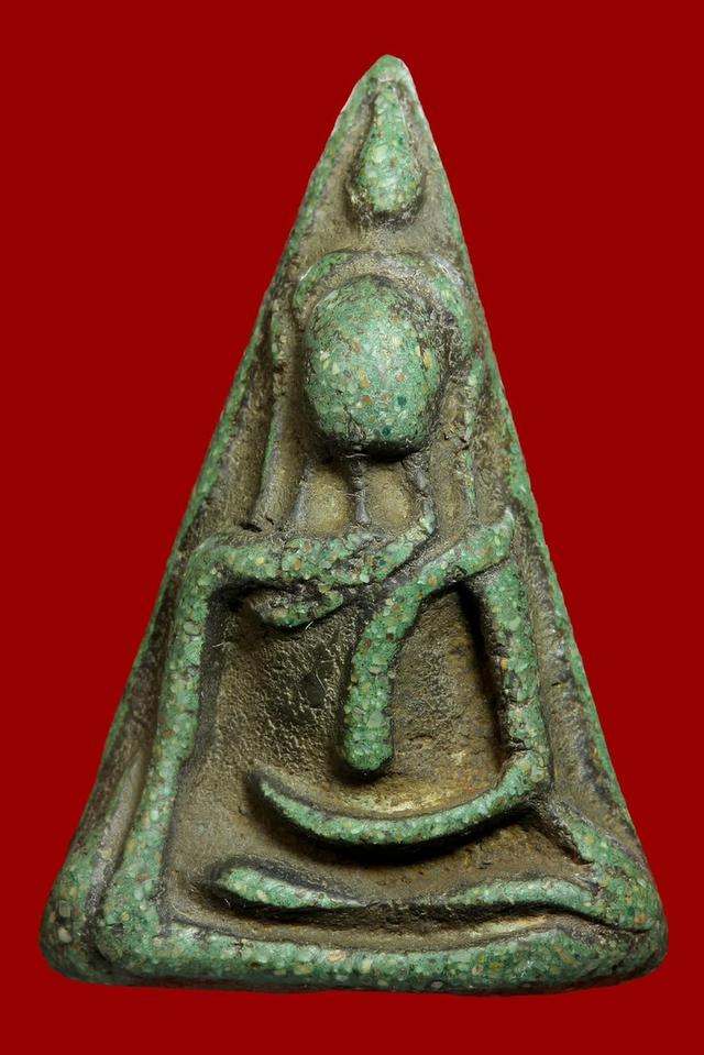 พระนางพญา เปิดให้บูชาค่ะ