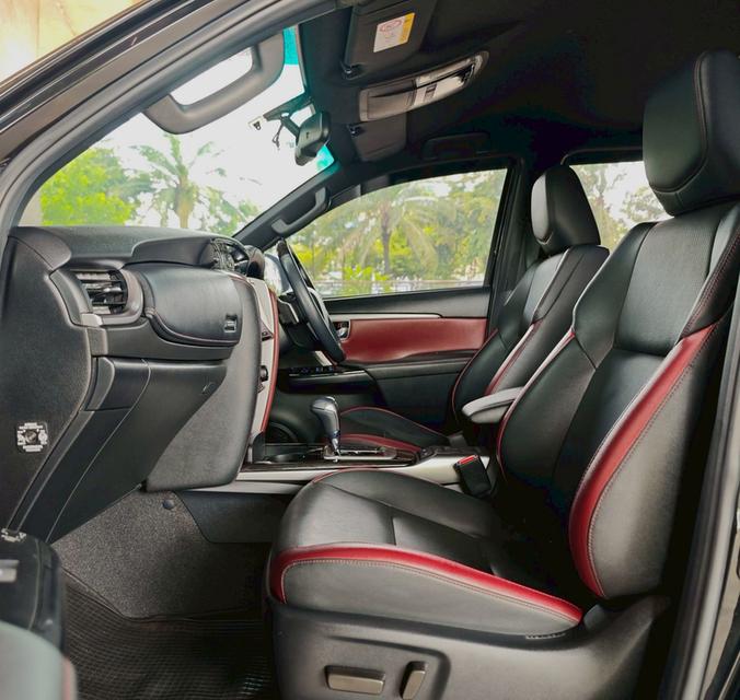 Toyota Fortuner 2.4 Legender 2wd ปี 2022 6