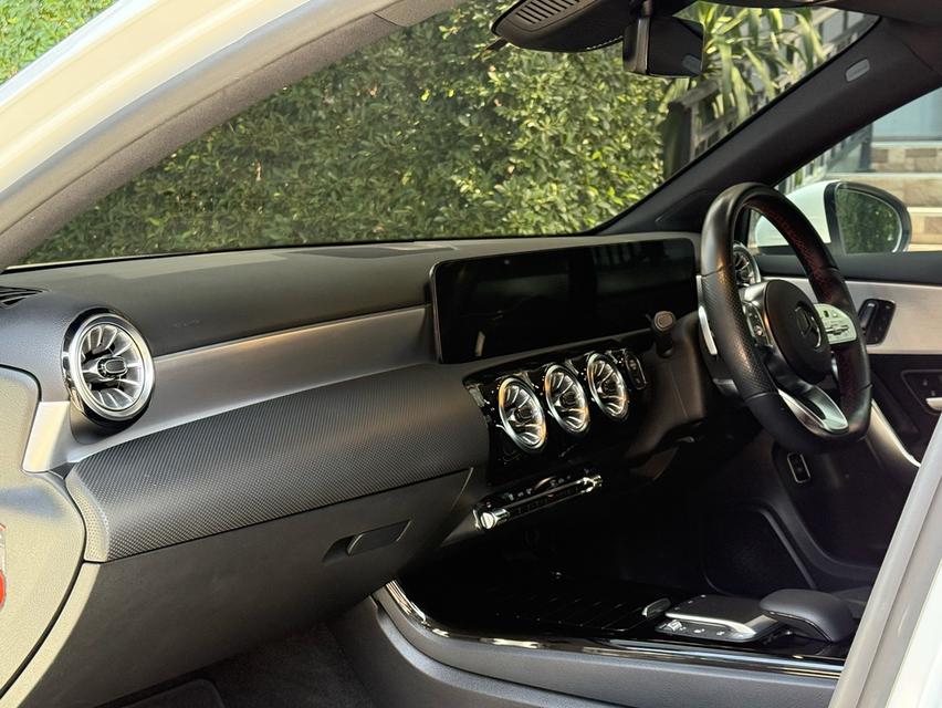  2023  BENZ A200 AMG DYNAMIC รถสภาพป้ายแดง วิ่งน้อยเพียง 24,000 กม รถเข้าศูนย์ทุกระยะ ไม่เคยมีอุบัติเหตุครับ 12