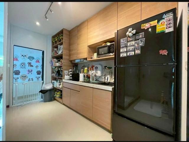 ขายบ้านเดี่ยว 3 ชั้น หน้าสวน 320 ตรม. โครงการ คาซ่า แกรนด์ สุขาภิบาล 5 ติดถนนใหญ่ ระหว่างสายไหม 79 และ 81 บิวท์อินทั้งหล 6