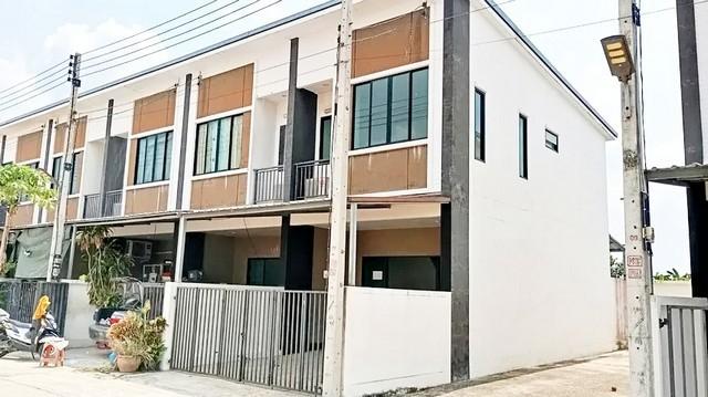 บ้านพร้อมอยู่ คลอง 8 ธัญบุรี โปรโมชันพิเศษ! พร้อมเงินเหลือสูงสุดสองถึงสามแสนบาท* ราคาเริ่มต้นเพียง 1.9 ล้านบาท ฟรีค่าใช้ 1