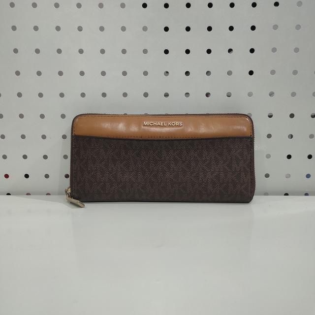 🔥 กระเป๋าสตางค์ Michael Kors Monogram Print Wallet