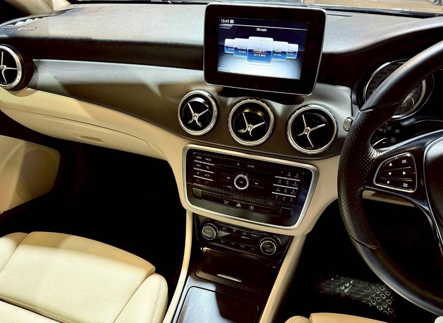 Mercedes-Benz GLA200 (W156) ปี 2017 12