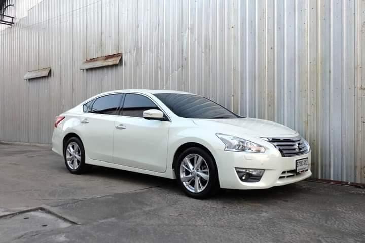 Nissan Teana L33 สีขาว