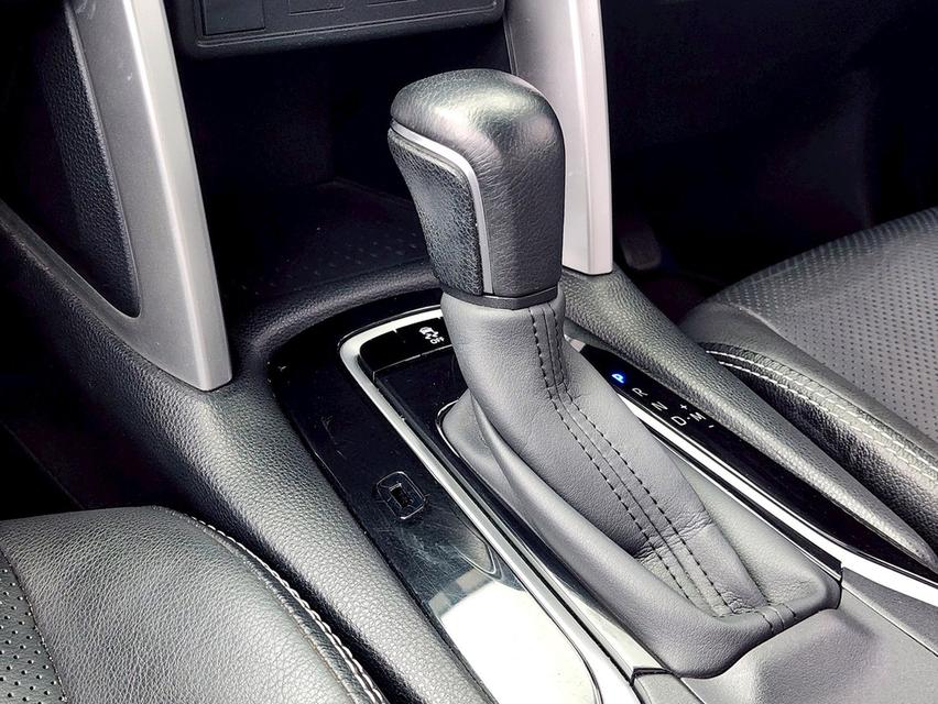 Toyota Cross 1.8Sport ปี20 9