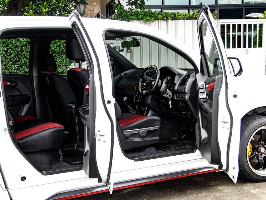ISUZU DMAX , 1.9 Ddi X-series ปี 2019  โฉม CAB-4 12-19  10