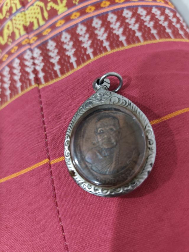 หลวงพ่อหมุนครับมีใครอยากบูชาต่อไหมคับ รูปที่ 2