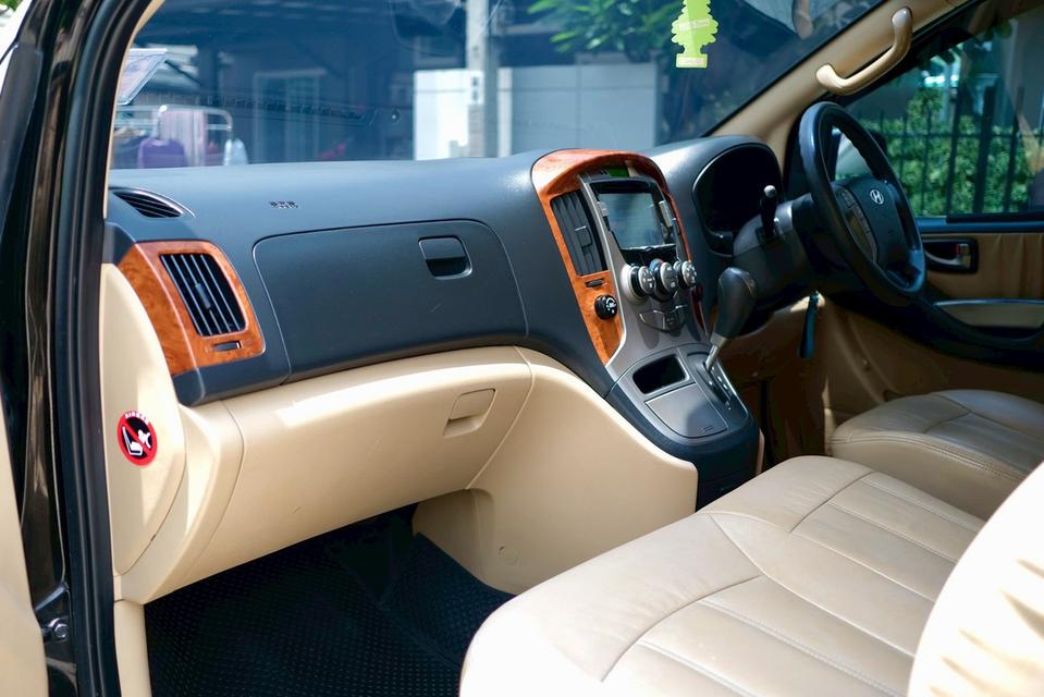 ขาย Hyundai H1 2.5Deluxe ปี15 11