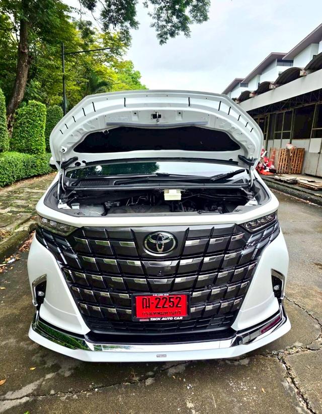 Toyota Alphard Z hybrid HEV E-Four สีขาว ปี 2025 ไมล์ 10,000 กม. 5
