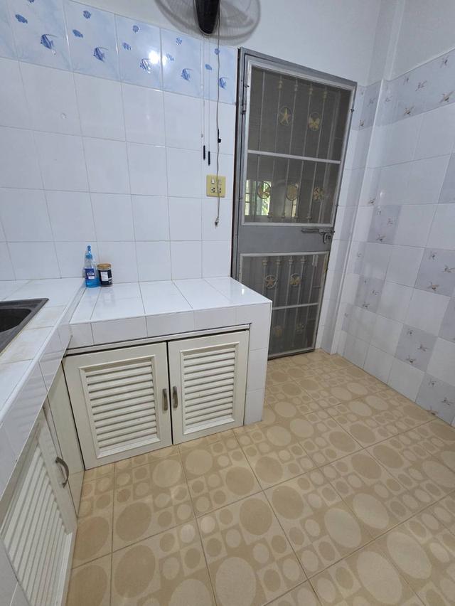 บ้านเดียวสามห้องนอนสองห้องน้ำ 6