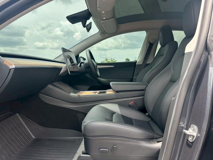 Tesla Model Y Long Range 2023  12