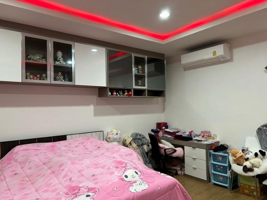 ขายบ้านเดี่ยว 2 ชั้น หมู่บ้านปริญญดา เพชรเกษม - กาญจนาภิเษก เฟอร์นิเจอร์ครบพร้อมอยู่