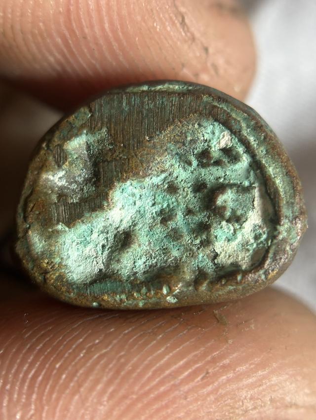 รูปหล่อหลวงพ่อเงินวัดทุ่งน้อยยุคต้น พิมพ์นิยมแข้งตุ่มเข่ายุบ รูปที่ 5