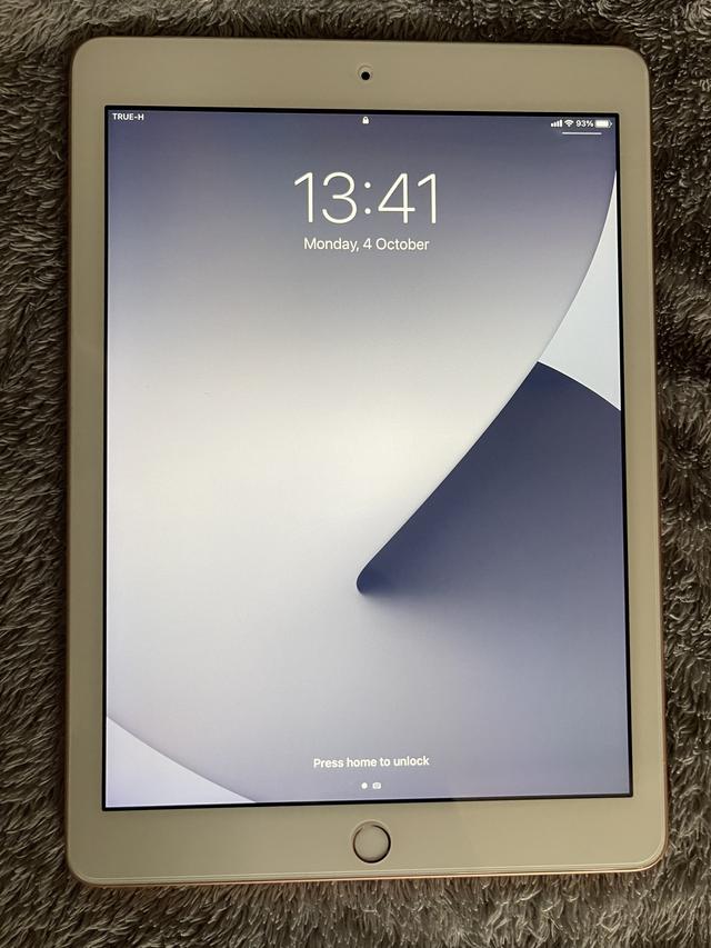 iPad Gen 6th 32GB wifi + cellular 1