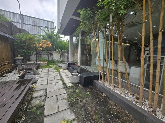 ให้เช่า สำนักงาน 8 ชั้น ดาดฟ้า มีลิฟท์ ซอยศรีนครินทร์ 40 ตรงข้ามซีคอน ใกล้รถไฟฟ้าสายสีเหลือง ขนาด 1,000 ตรม. เดินทางสะดวก เหมาะทำธุรกิจ 15